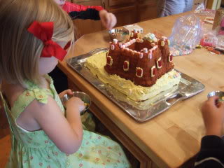 decorating castle cake, castle cake